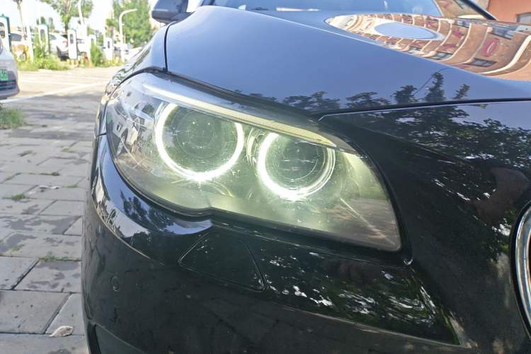 Used BMW 5 Series 2017 525Li Leading Model Right Front Headlight
