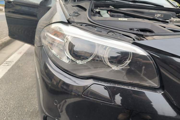 Used BMW 5 Series 2017 525Li Leading Model Right Front Headlight