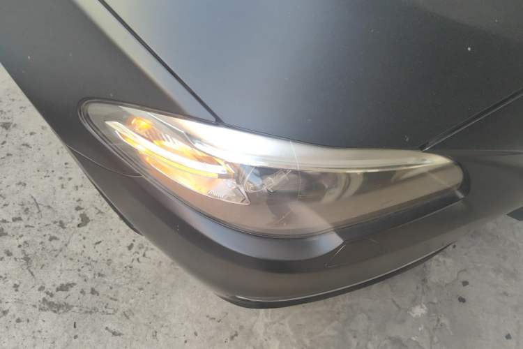 Used BMW 5 Series 2017 525Li Luxury Design Package Right Front Headlight