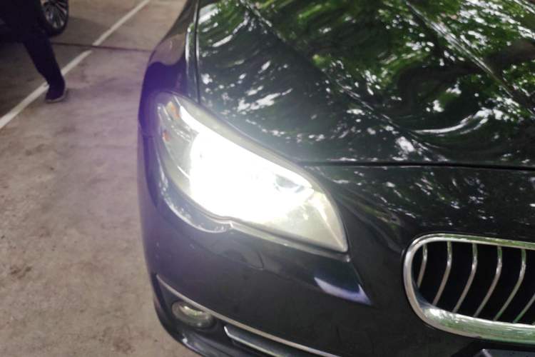 Used BMW 5 Series 2017 525Li Luxury Design Package Right Front Headlight