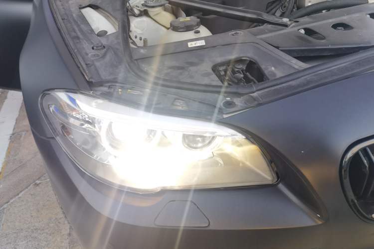 Used BMW 5 Series 2017 525Li Luxury Design Package Right Front Headlight
