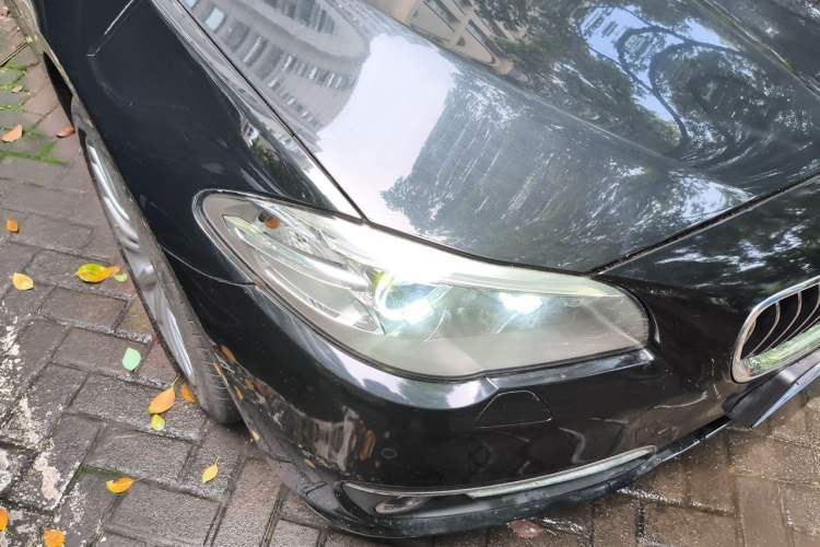 Used BMW 5 Series 2017 525Li Luxury Design Package Right Front Headlight