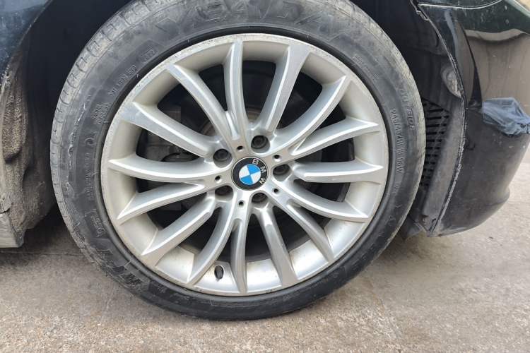 Used BMW 5 Series 2017 525Li Luxury Design Package Right Front Wheel Hub
