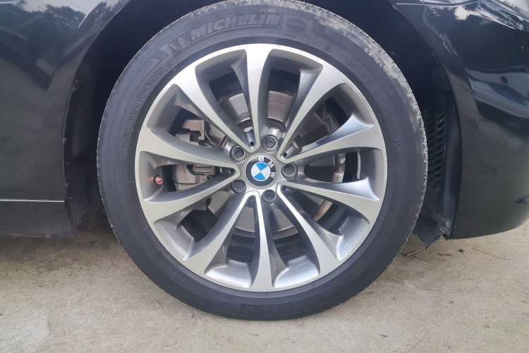 Used BMW 5 Series 2017 525Li Leading Model Right Front Wheel Hub