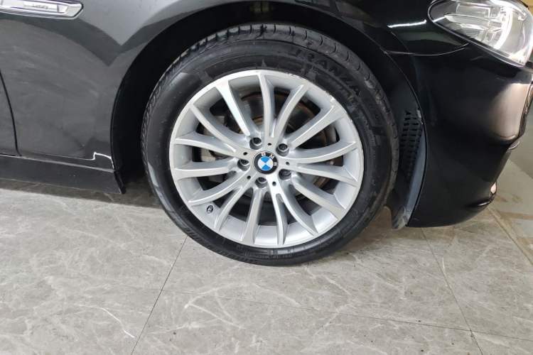Used BMW 5 Series 2017 525Li Luxury Design Package Right Front Wheel Hub