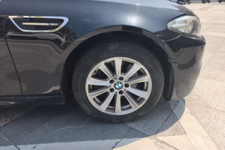 Used BMW 5 Series 2017 520Li Elegant Edition Right Front Wheel Hub