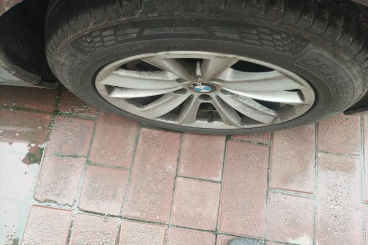 Used BMW 5 Series 2017 520Li Elegant Edition Right Front Wheel Hub
