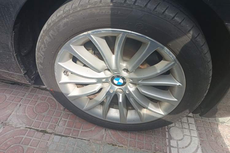 Used BMW 5 Series 2017 525Li Luxury Design Package Right Front Wheel Hub