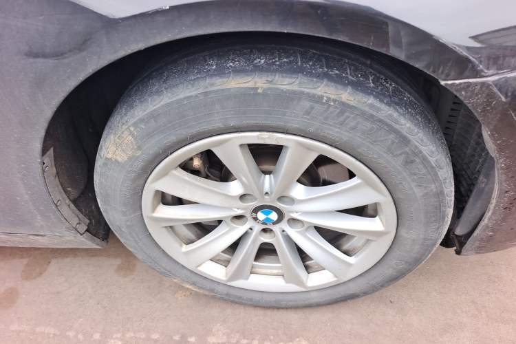 Used BMW 5 Series 2017 520Li Elegant Edition Right Front Wheel Hub