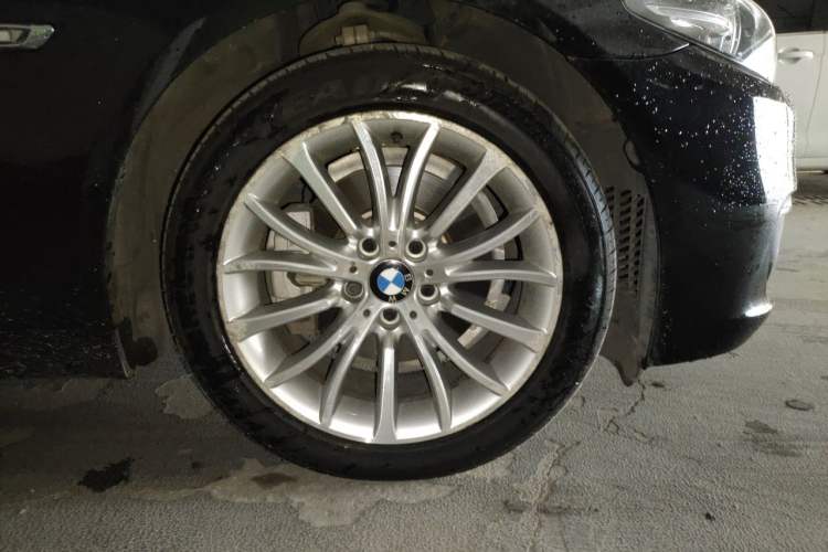 Used BMW 5 Series 2017 525Li Luxury Design Package Right Front Wheel Hub