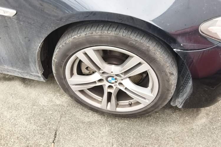 Used BMW 5 Series 2017 525Li Luxury Design Package Right Front Wheel Hub
