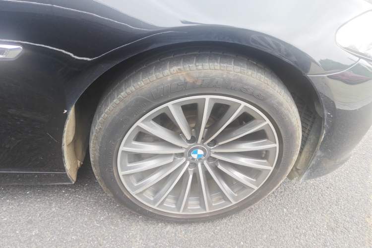 Used BMW 5 Series 2017 520Li Elegant Edition Right Front Wheel Hub