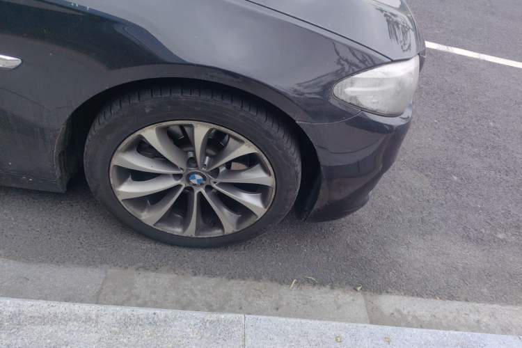 Used BMW 5 Series 2017 525Li Leading Model Right Front Wheel Hub