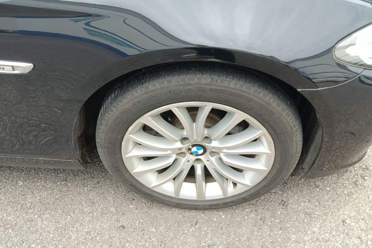 Used BMW 5 Series 2017 525Li Luxury Design Package Right Front Wheel Hub