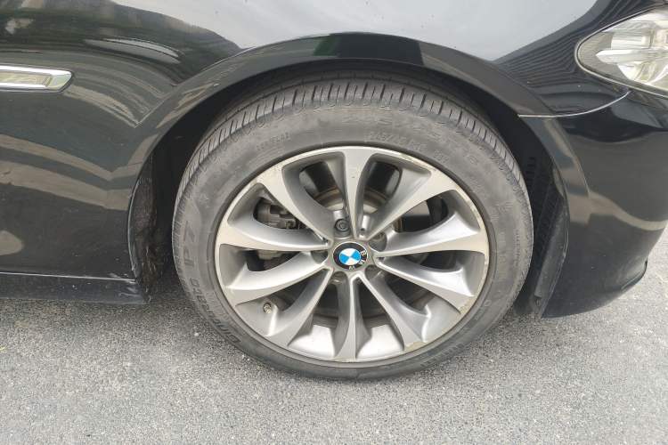 Used BMW 5 Series 2017 525Li Leading Model Right Front Wheel Hub