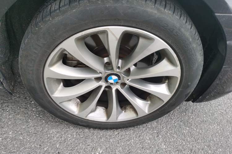 Used BMW 5 Series 2017 525Li Leading Model Right Front Wheel Hub