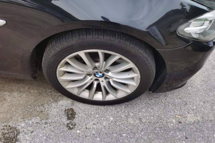 Used BMW 5 Series 2017 525Li Luxury Design Package Right Front Wheel Hub