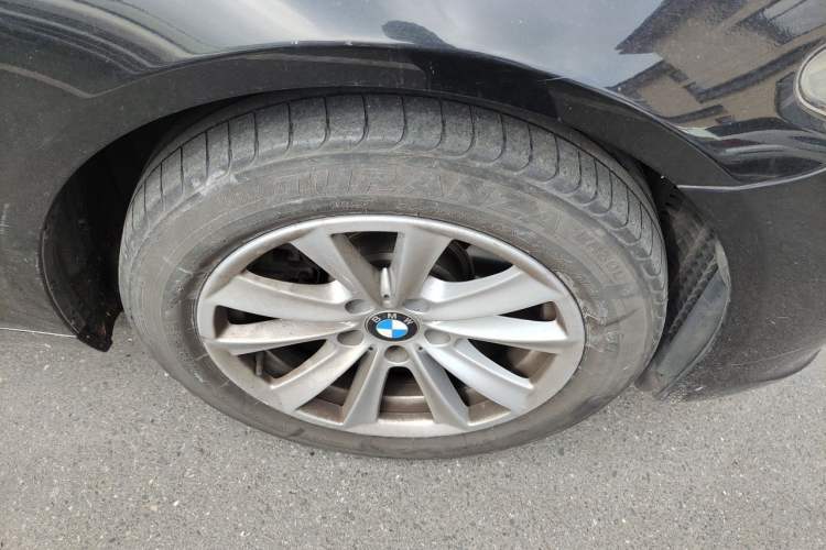 Used BMW 5 Series 2017 520Li Elegant Edition Right Front Wheel Hub