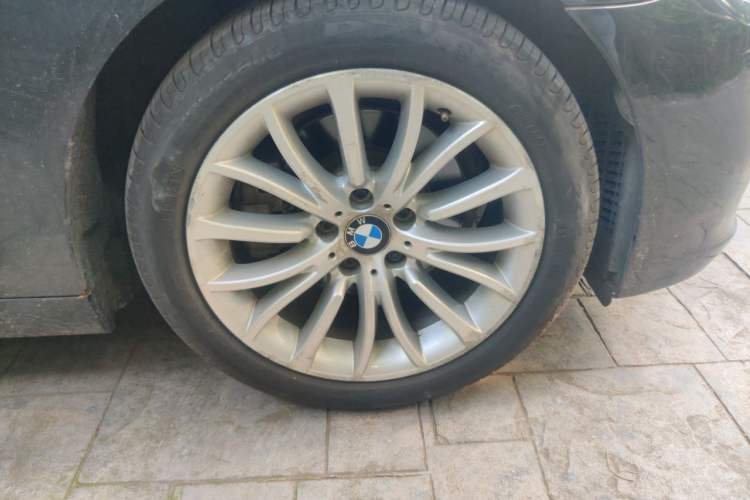 Used BMW 5 Series 2017 525Li Luxury Design Package Right Front Wheel Hub