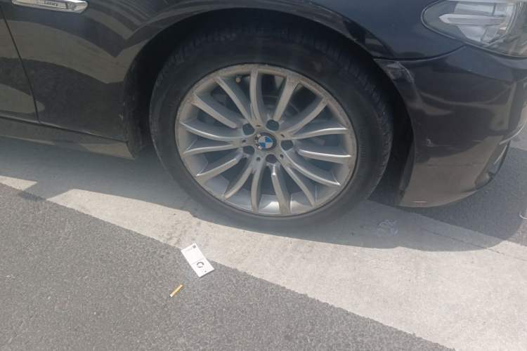 Used BMW 5 Series 2017 525Li Luxury Design Package Right Front Wheel Hub