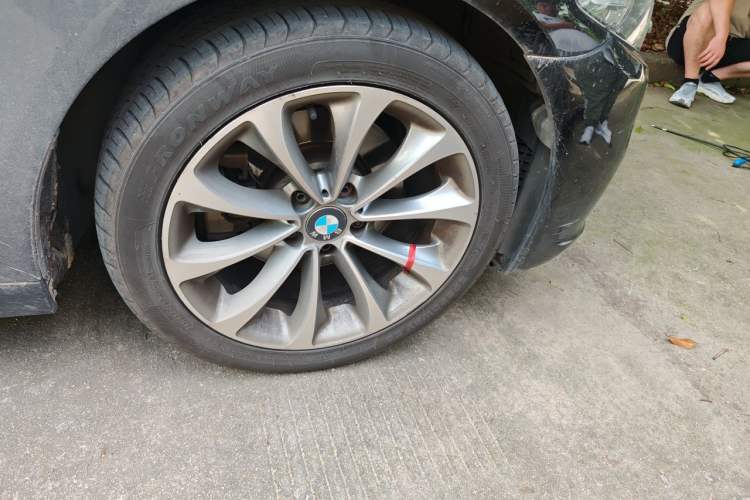 Used BMW 5 Series 2017 525Li Leading Model Right Front Wheel Hub