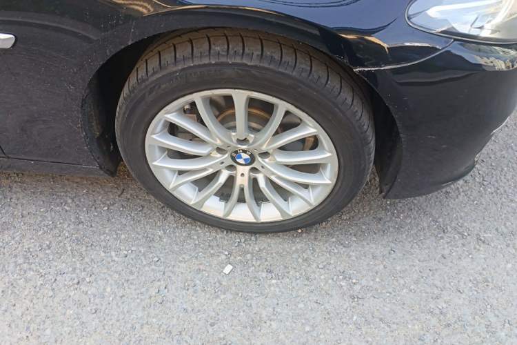 Used BMW 5 Series 2017 525Li Luxury Design Package Right Front Wheel Hub