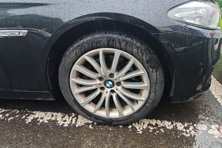Used BMW 5 Series 2017 525Li Luxury Design Package Right Front Wheel Hub