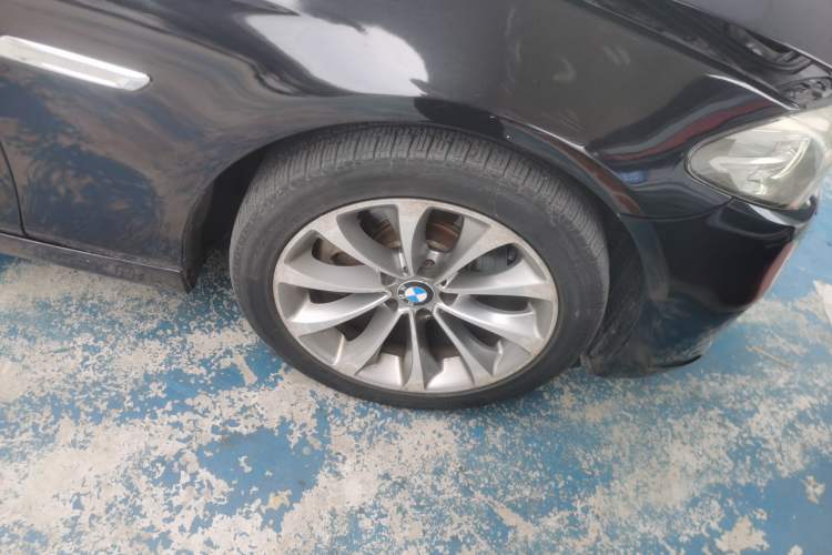 Used BMW 5 Series 2017 525Li Leading Model Right Front Wheel Hub