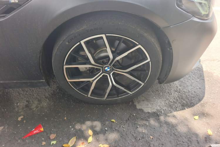 Used BMW 5 Series 2017 525Li Leading Model Right Front Wheel Hub