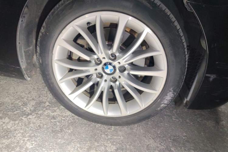 Used BMW 5 Series 2017 525Li Luxury Design Package Right Front Wheel Hub
