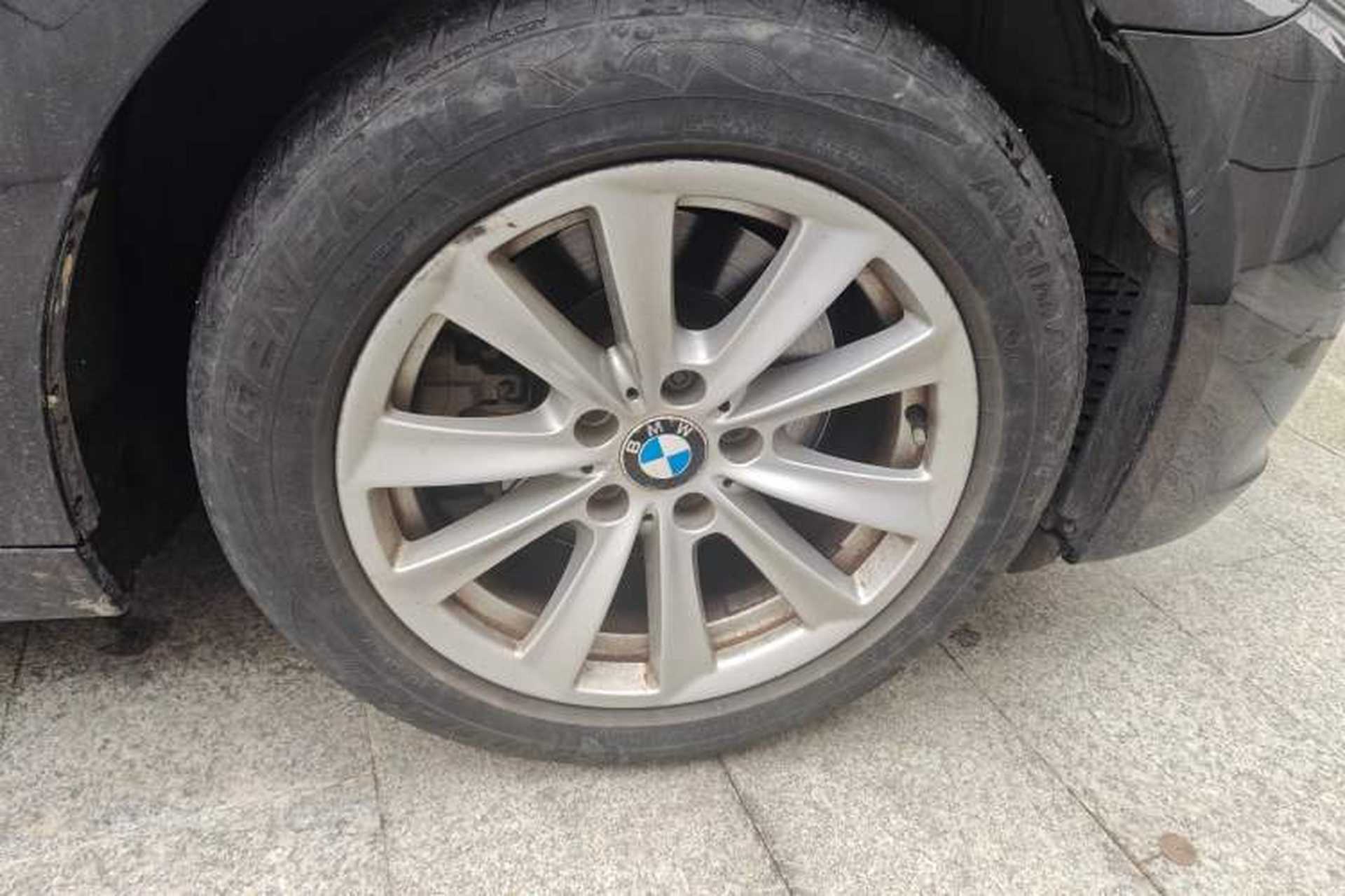 Used BMW 5 Series 2017 520Li Elegant Edition Right Front Wheel Hub