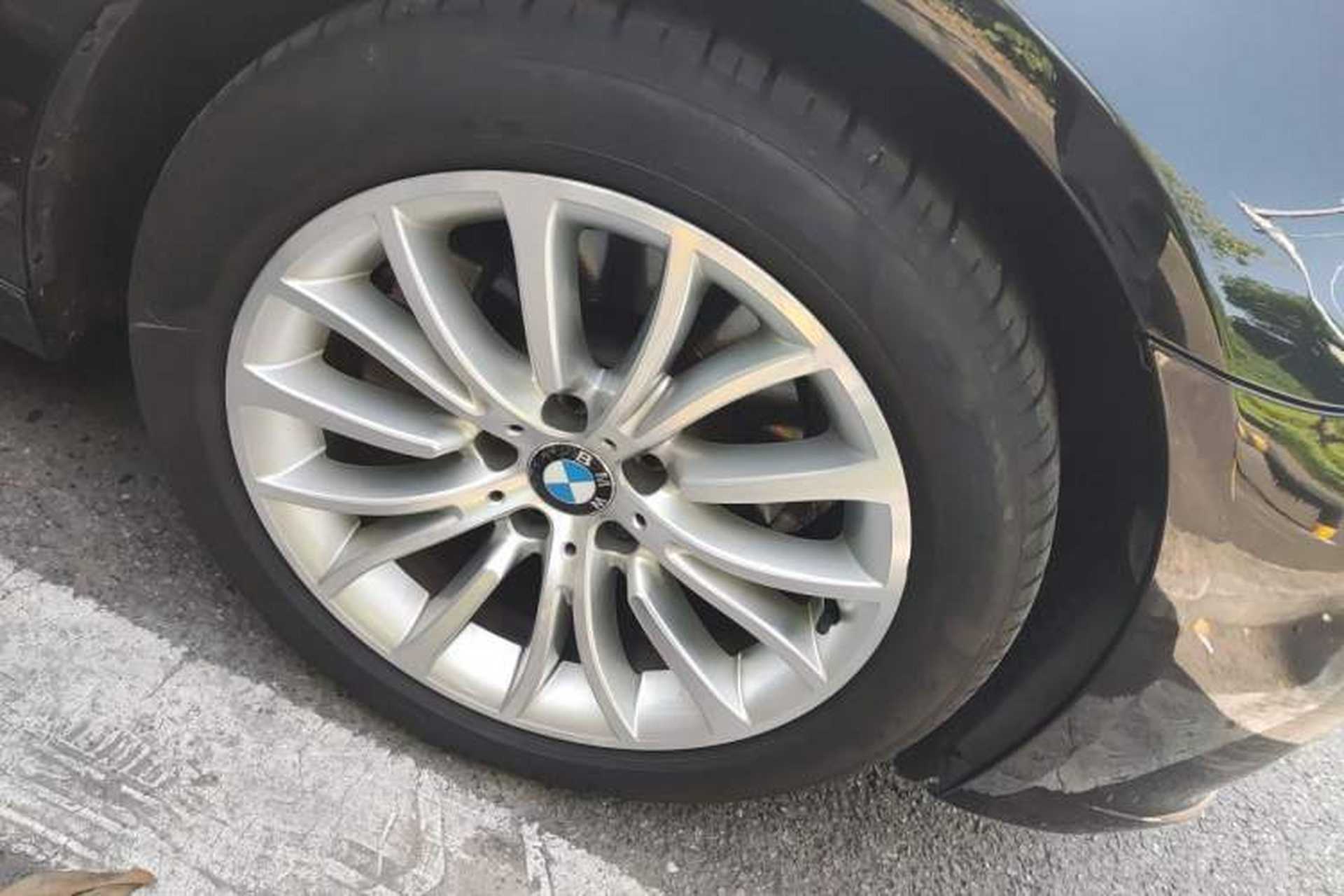 Used BMW 5 Series 2017 525Li Luxury Design Package Right Front Wheel Hub