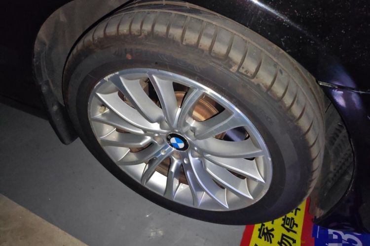 Used BMW 5 Series 2017 525Li Luxury Design Package Right Front Wheel Hub
