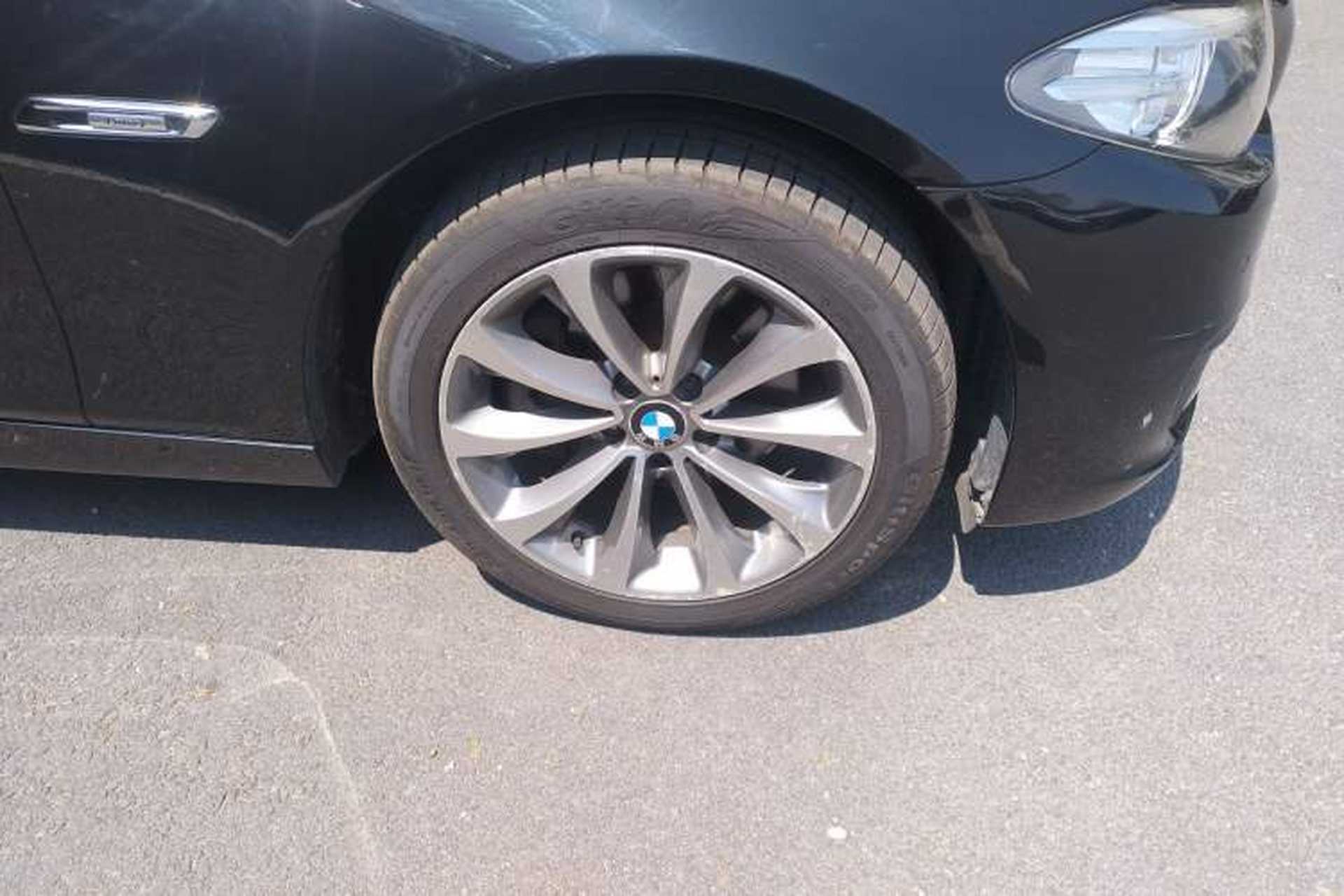 Used BMW 5 Series 2017 525Li Leading Model Right Front Wheel Hub