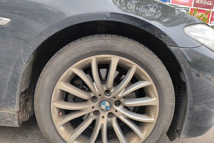 Used BMW 5 Series 2017 525Li Luxury Design Package Right Front Wheel Hub