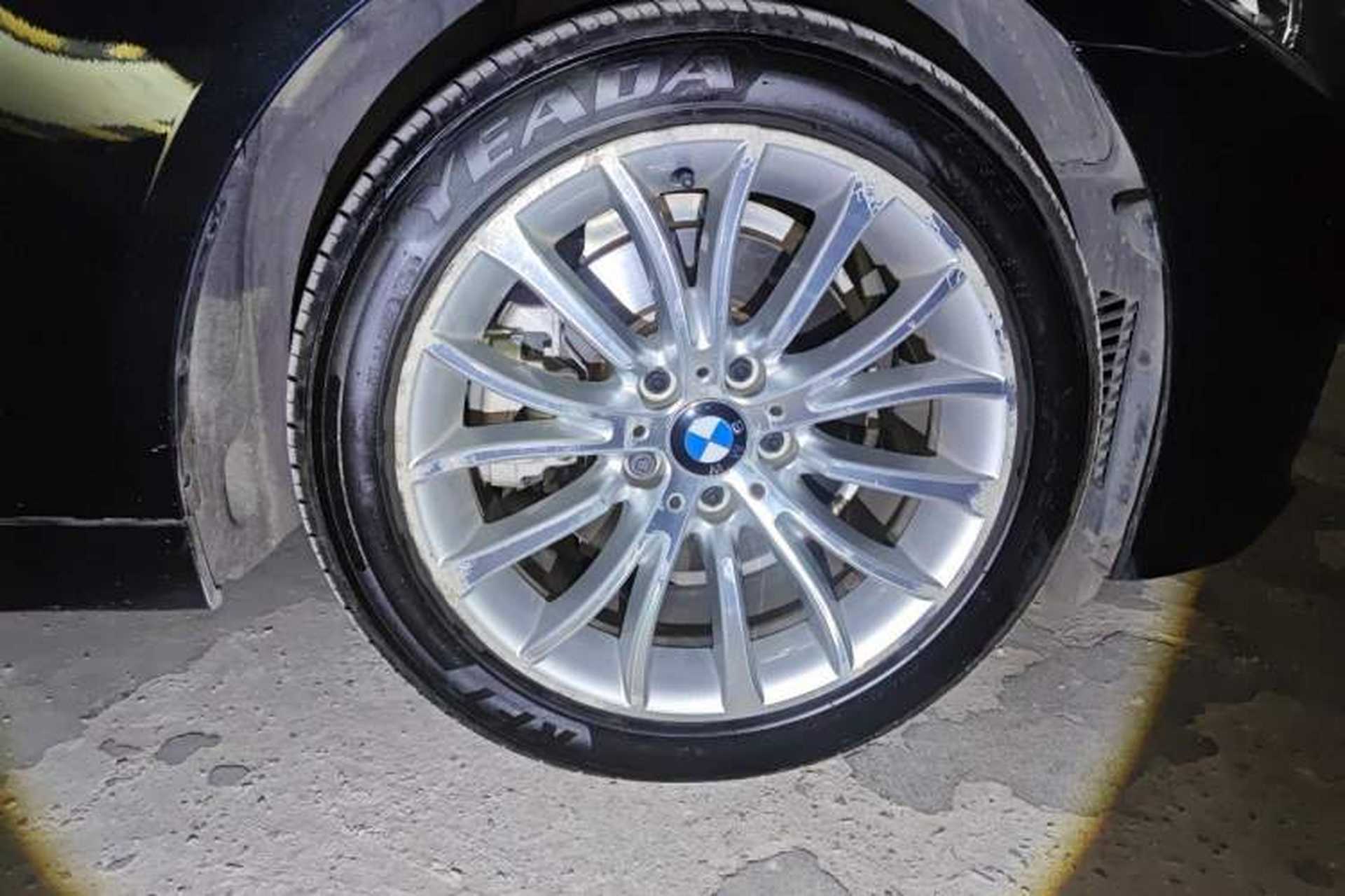 Used BMW 5 Series 2017 525Li Luxury Design Package Right Front Wheel Hub