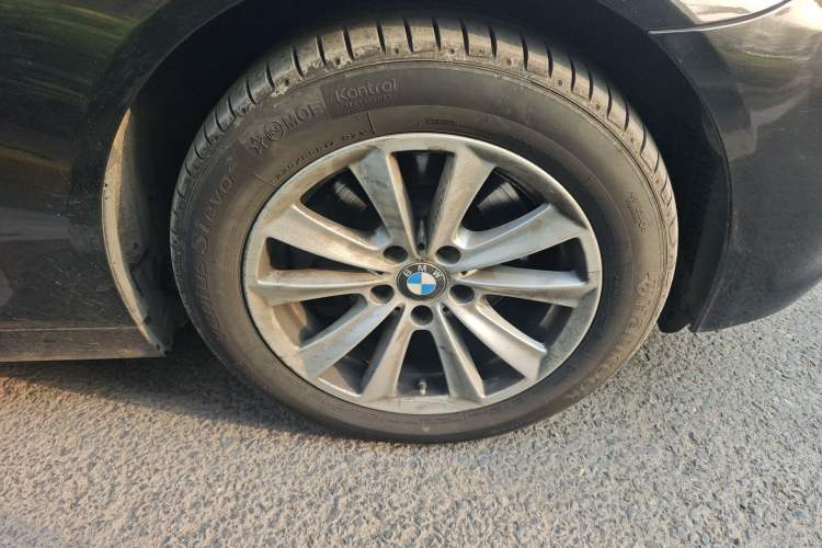 Used BMW 5 Series 2017 520Li Elegant Edition Right Front Wheel Hub