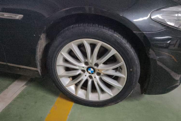Used BMW 5 Series 2017 525Li Luxury Design Package Right Front Wheel Hub