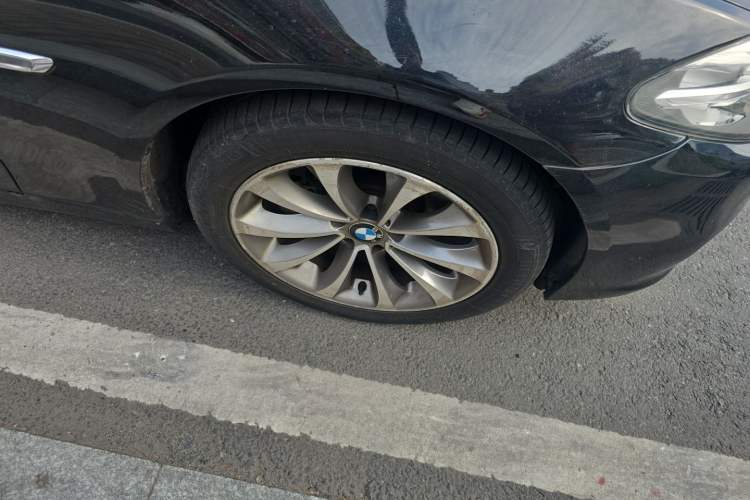 Used BMW 5 Series 2017 525Li Leading Model Right Front Wheel Hub