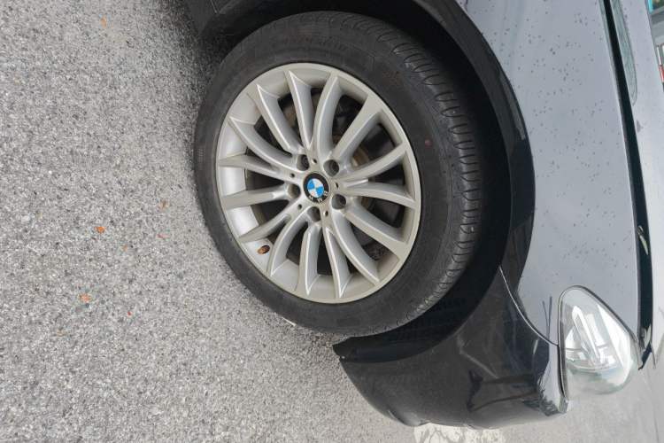 Used BMW 5 Series 2017 525Li Luxury Design Package Right Front Wheel Hub