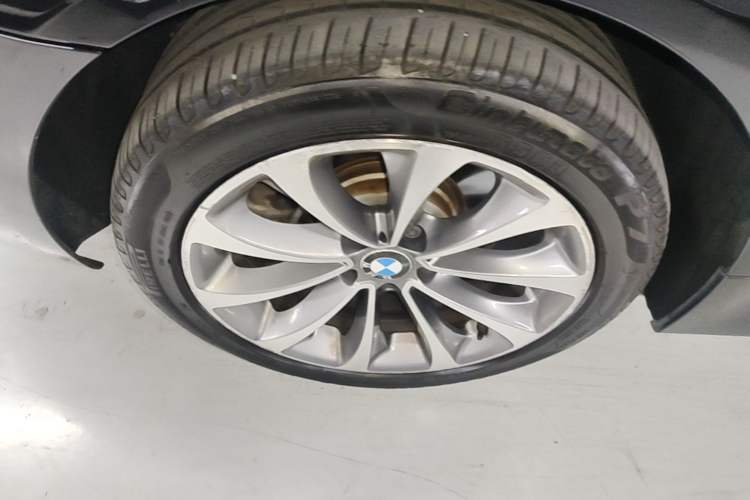 Used BMW 5 Series 2017 525Li Leading Model Right Rear Wheel Hub