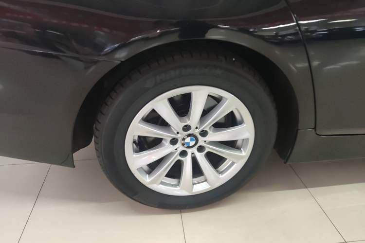 Used BMW 5 Series 2017 520Li Elegant Edition Right Rear Wheel Hub
