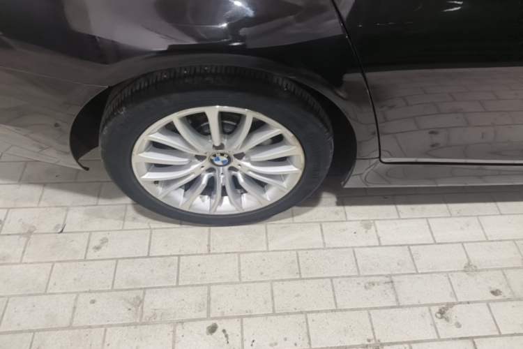 Used BMW 5 Series 2017 525Li Luxury Design Package Right Rear Wheel Hub