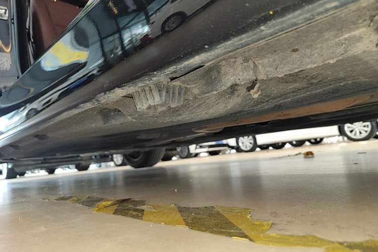 Used BMW 5 Series 2017 520Li Elegant Edition Right Side Sill