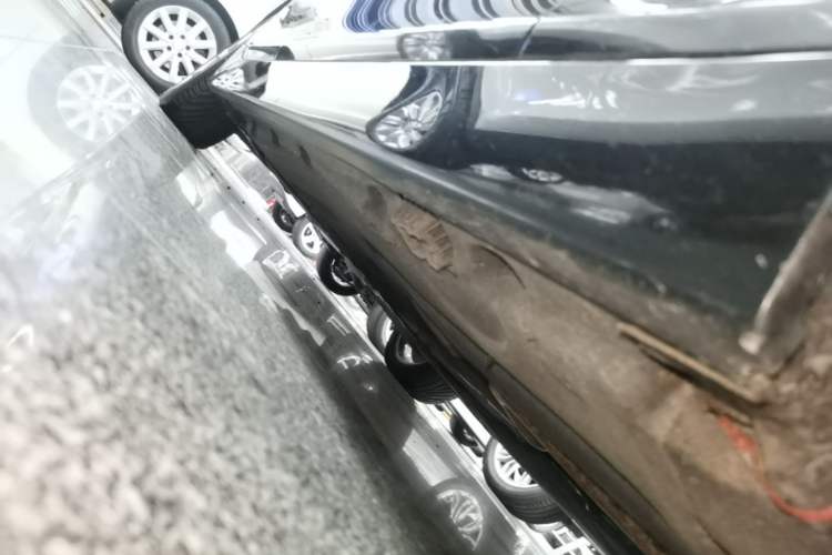 Used BMW 5 Series 2017 525Li Leading Model Right Side Sill
