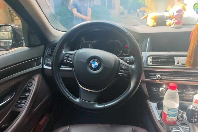 Used BMW 5 Series 2017 525Li Luxury Design Package Steering Wheel