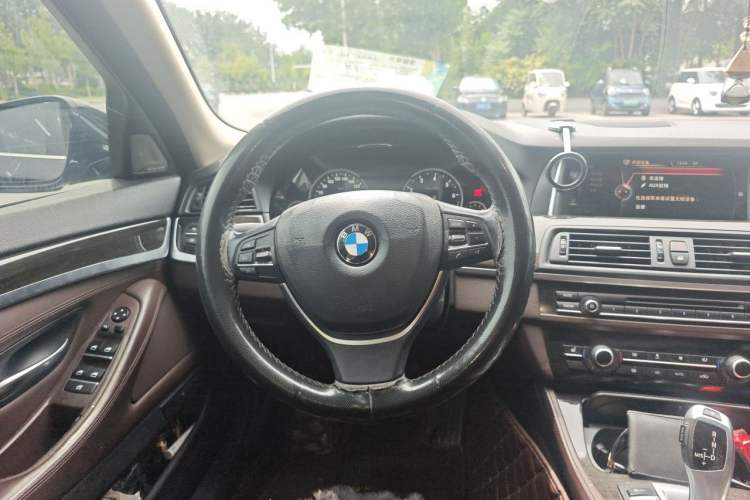 Used BMW 5 Series 2017 525Li Luxury Design Package Steering Wheel