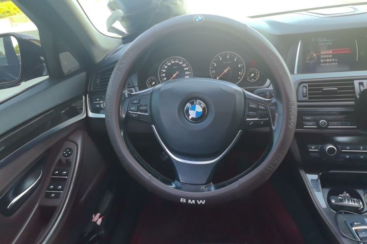 Used BMW 5 Series 2017 525Li Luxury Design Package Steering Wheel