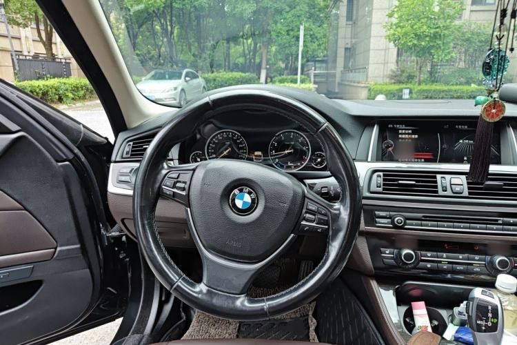 Used BMW 5 Series 2017 525Li Luxury Design Package Steering Wheel