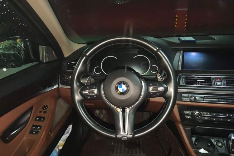Used BMW 5 Series 2017 528Li Leading Model Steering Wheel